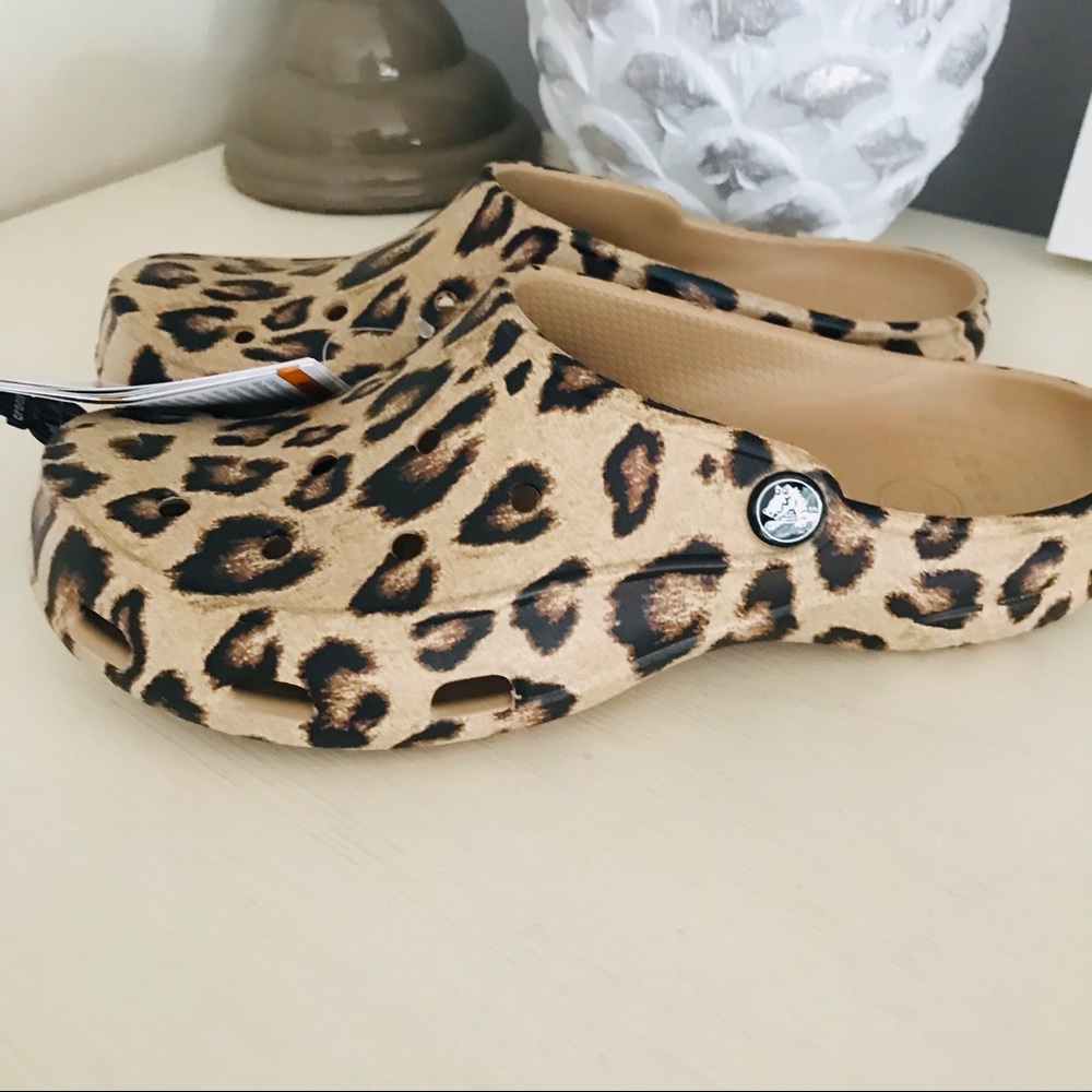 Crocs women NWT leopard print